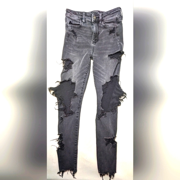American Eagle Black Distressed Ankle fit Jeans Sz 4 Next level stretch Mid Rise - Picture 1 of 9